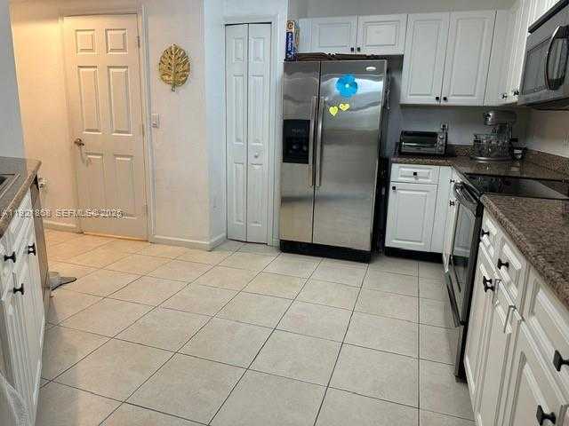 Small Image of Doral Number 6