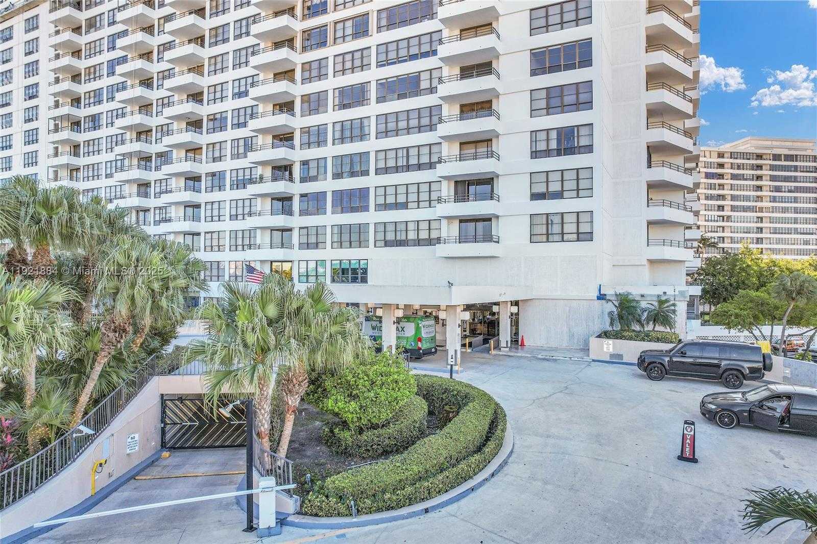 Small Image of 2500 PARKVIEW DR #2411, Hallandale Beach Number 1