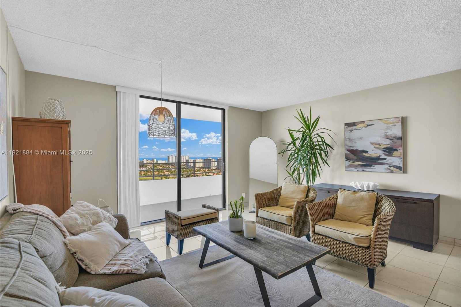 Small Image of 2500 PARKVIEW DR #2411, Hallandale Beach Number 18