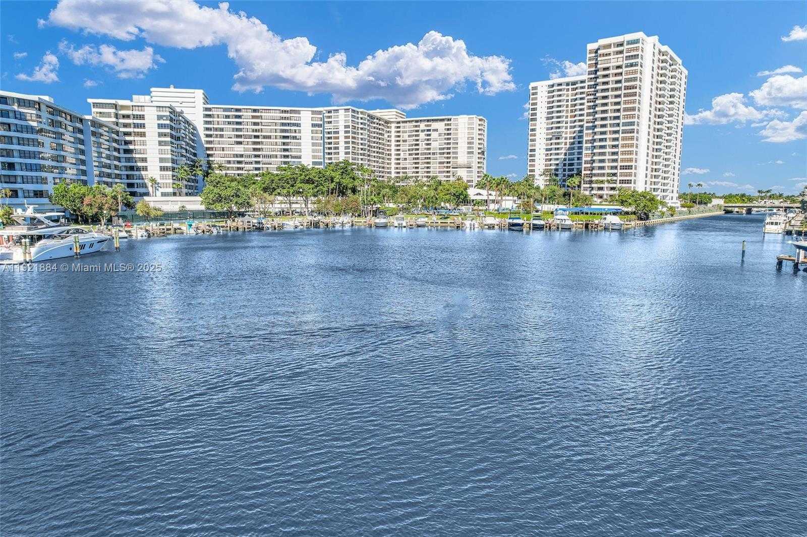 Small Image of 2500 PARKVIEW DR #2411, Hallandale Beach Number 2