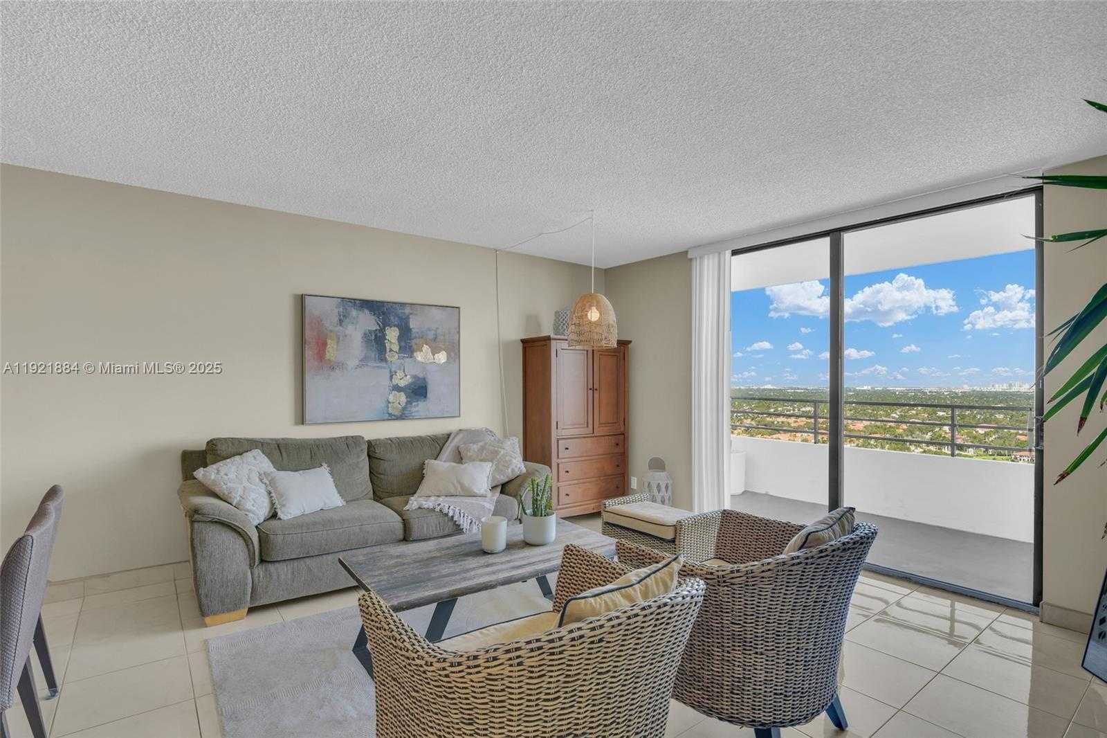 Small Image of 2500 PARKVIEW DR #2411, Hallandale Beach Number 21