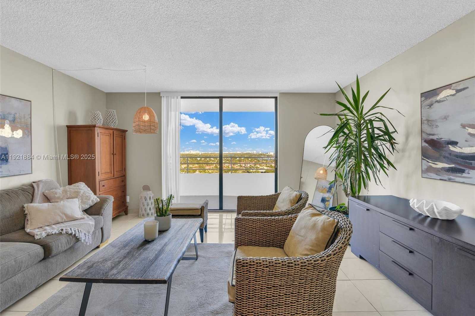 Small Image of 2500 PARKVIEW DR #2411, Hallandale Beach Number 22