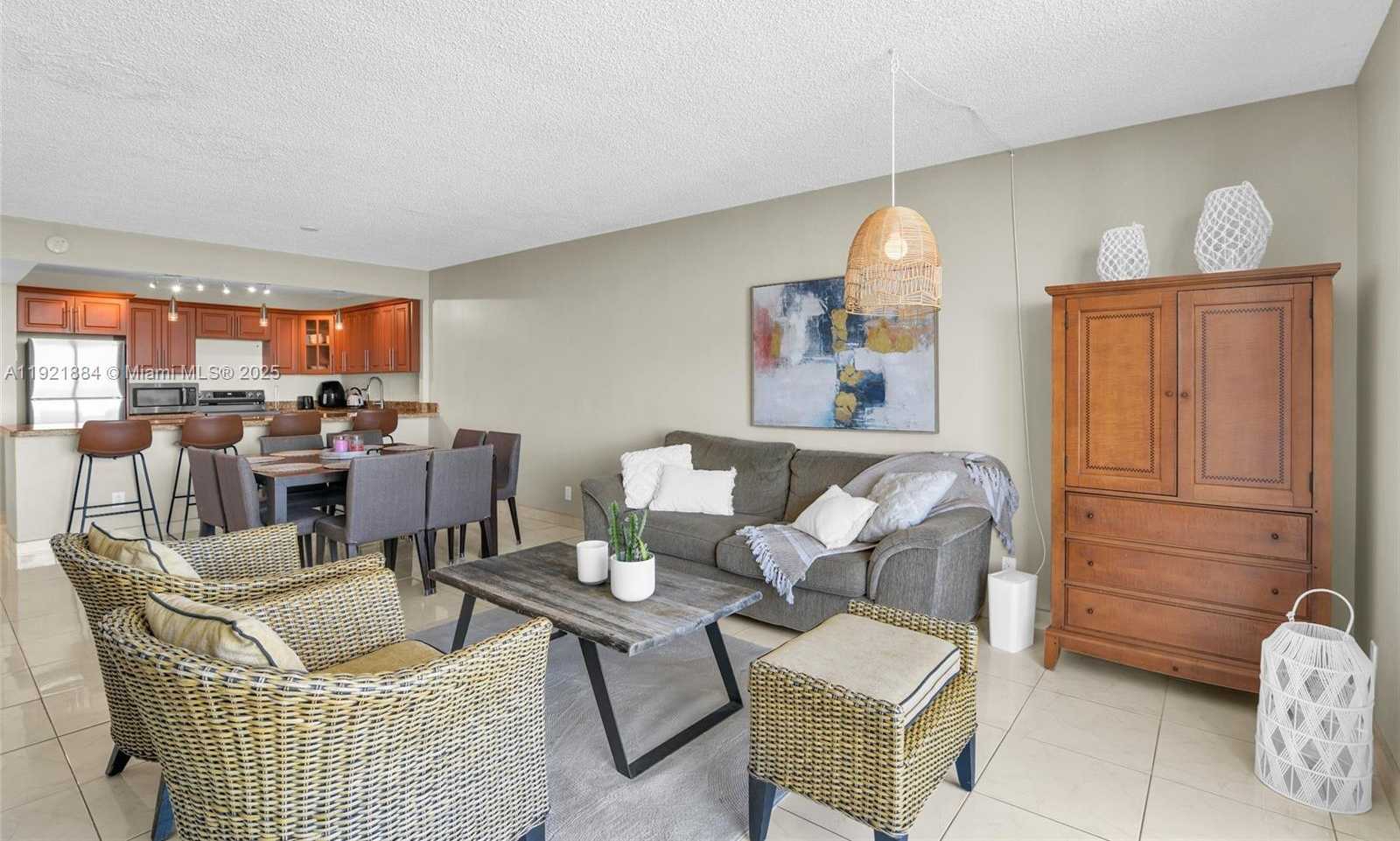 Small Image of 2500 PARKVIEW DR #2411, Hallandale Beach Number 23