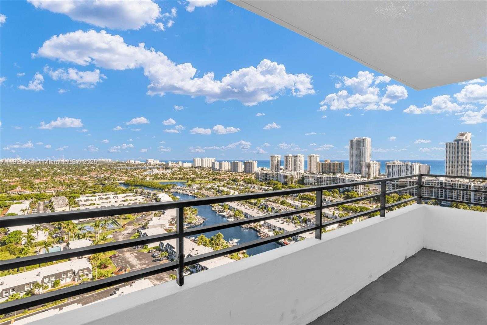 Small Image of 2500 PARKVIEW DR #2411, Hallandale Beach Number 27