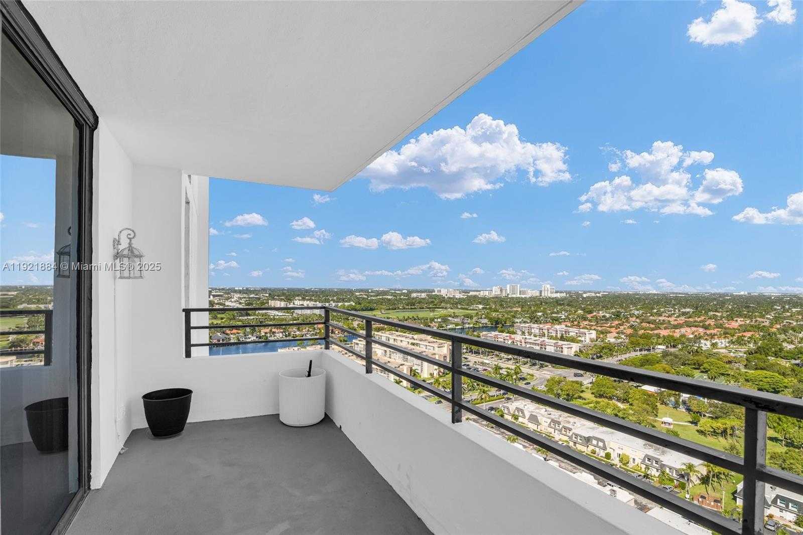 Small Image of 2500 PARKVIEW DR #2411, Hallandale Beach Number 29