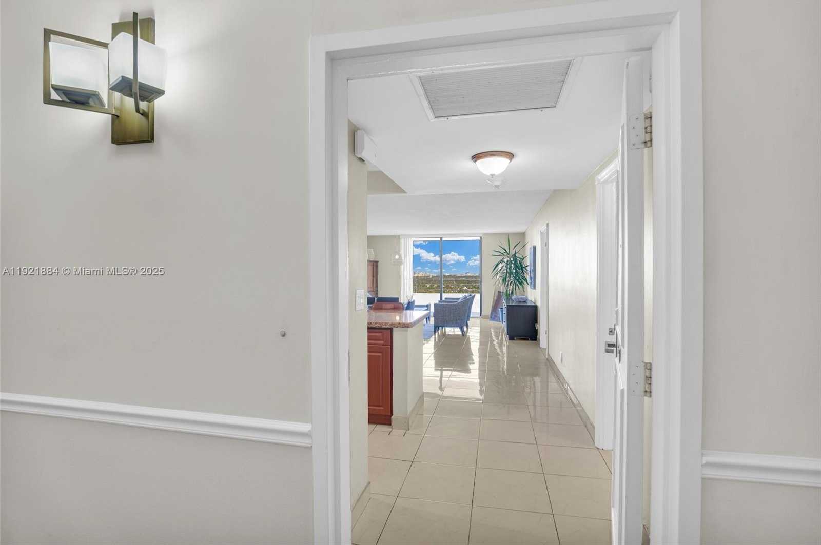 Small Image of 2500 PARKVIEW DR #2411, Hallandale Beach Number 3