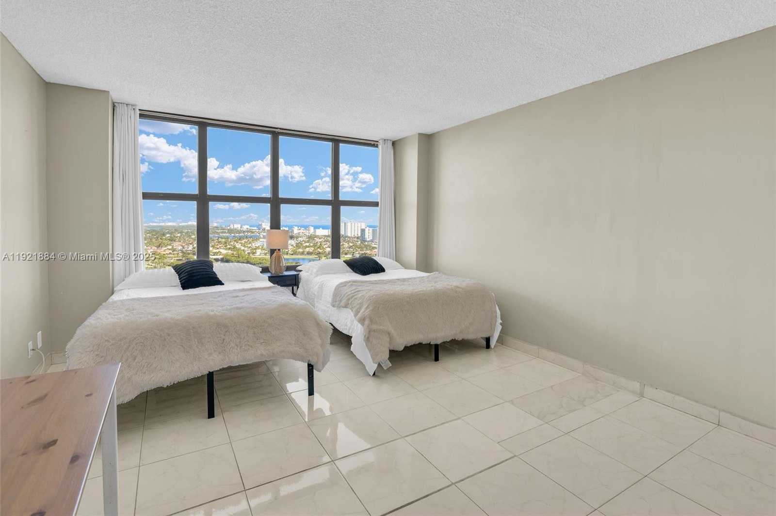 Small Image of 2500 PARKVIEW DR #2411, Hallandale Beach Number 33