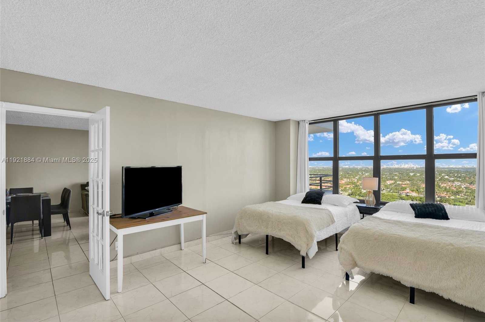 Small Image of 2500 PARKVIEW DR #2411, Hallandale Beach Number 35