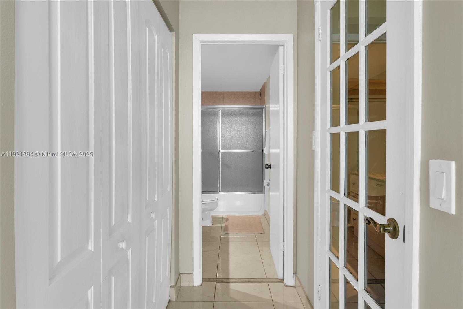 Small Image of 2500 PARKVIEW DR #2411, Hallandale Beach Number 39