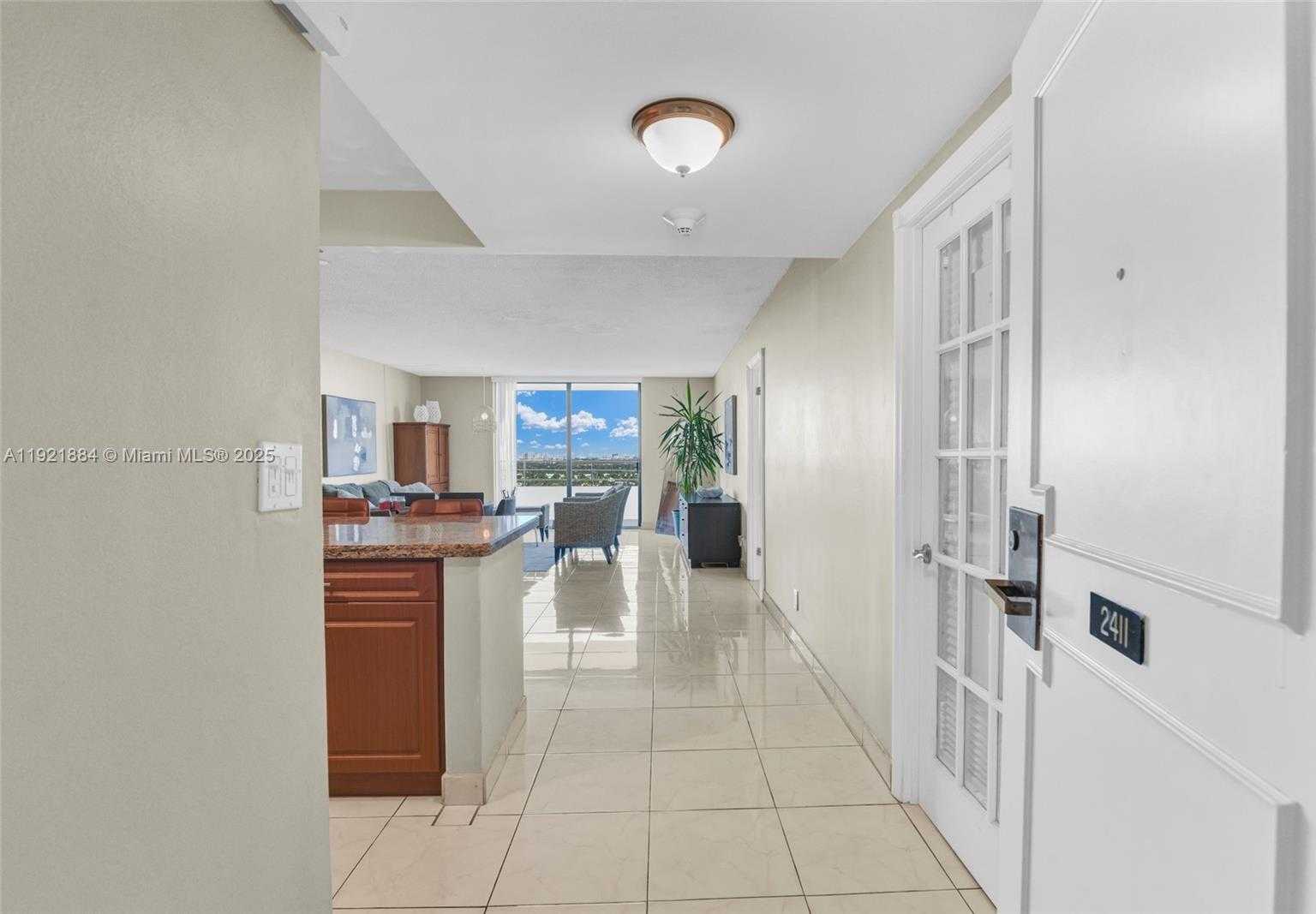 Small Image of 2500 PARKVIEW DR #2411, Hallandale Beach Number 4