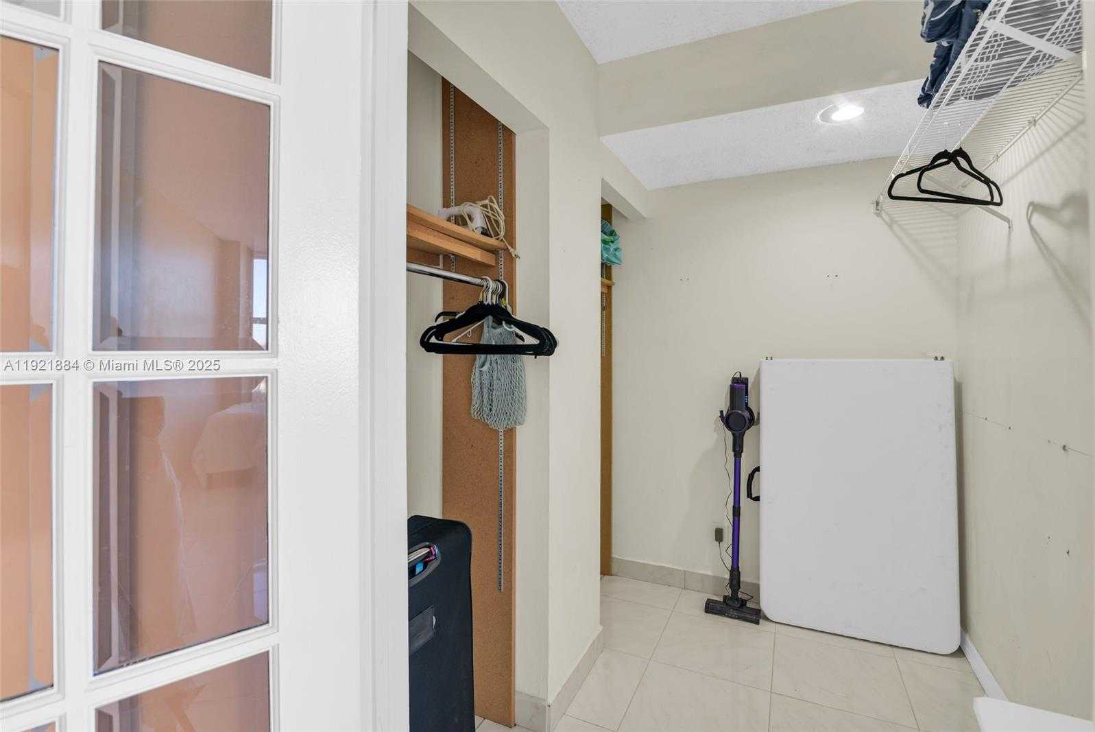 Small Image of 2500 PARKVIEW DR #2411, Hallandale Beach Number 40