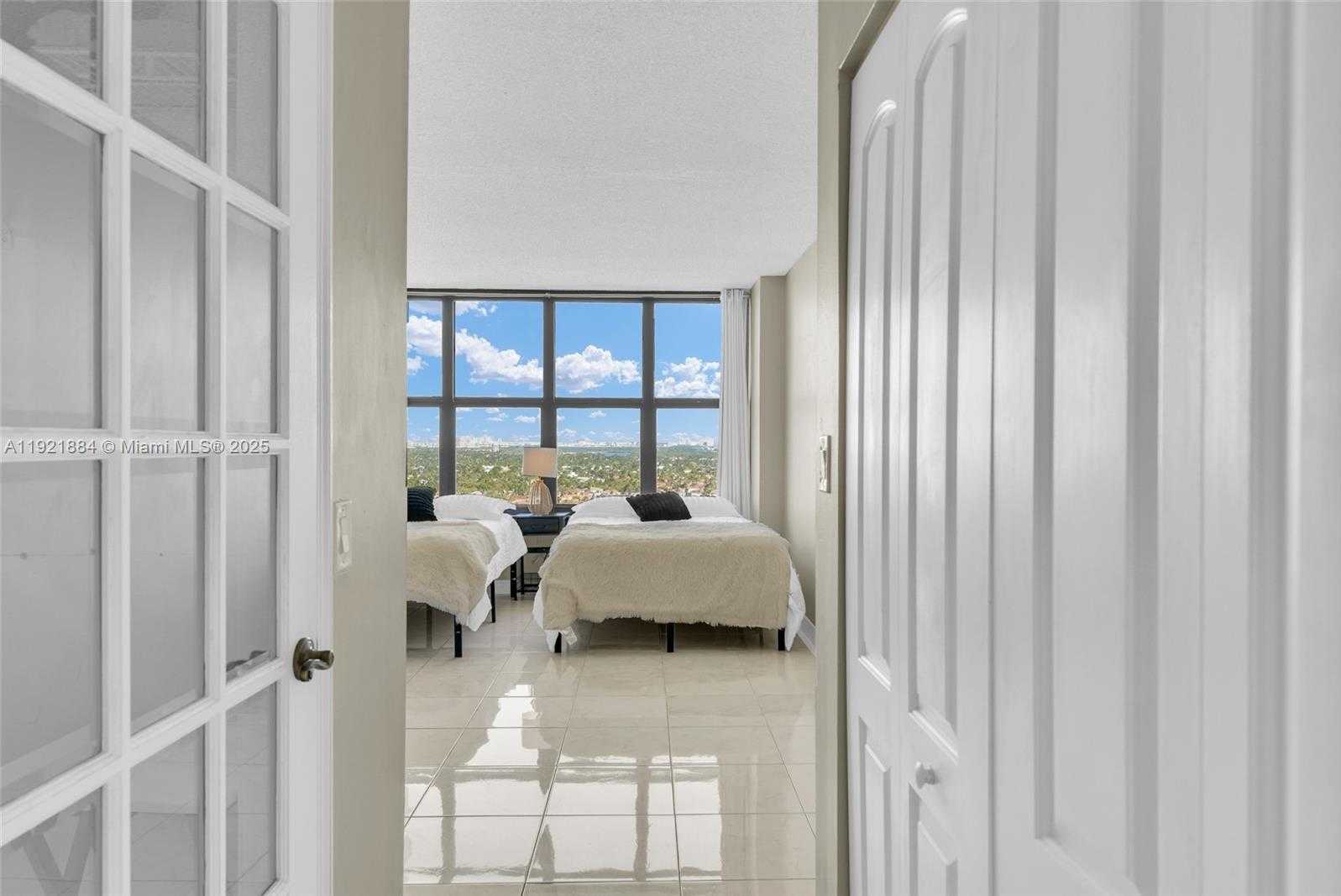 Small Image of 2500 PARKVIEW DR #2411, Hallandale Beach Number 42