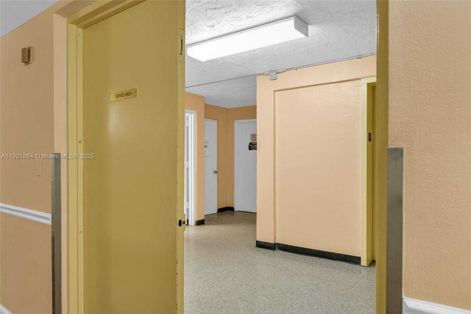 Small Image of 2500 PARKVIEW DR #2411, Hallandale Beach Number 43