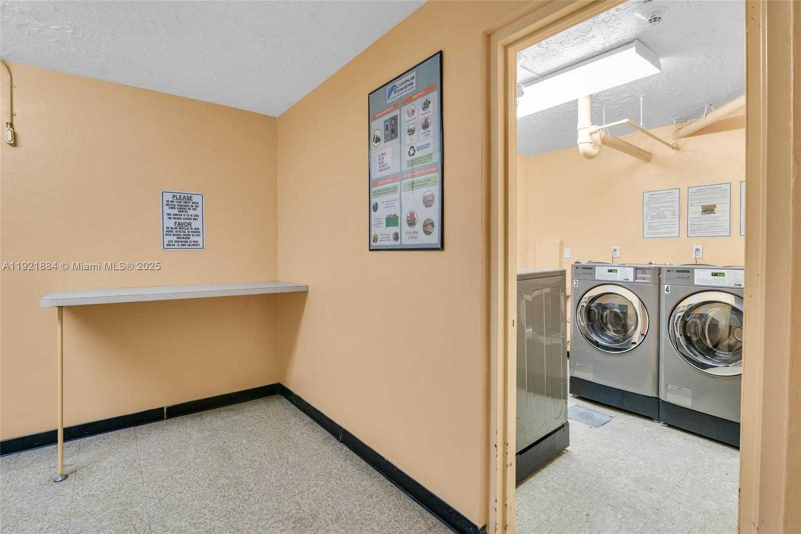 Small Image of 2500 PARKVIEW DR #2411, Hallandale Beach Number 44