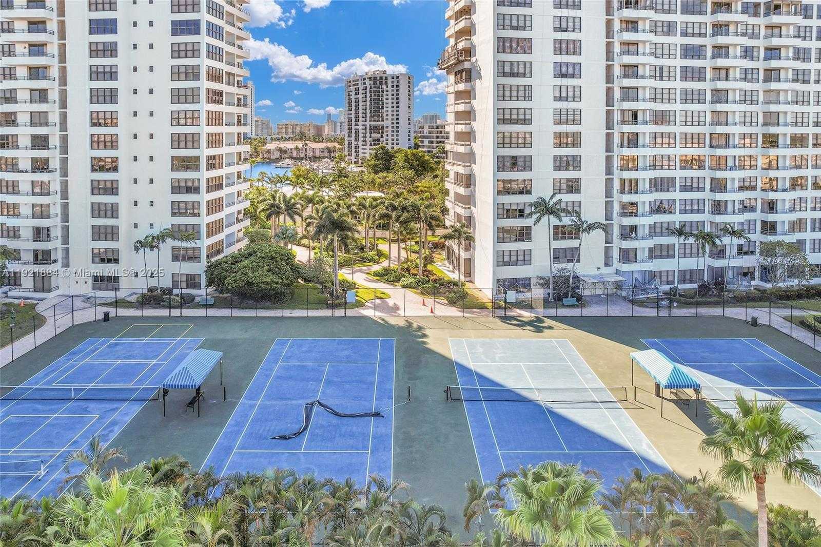 Small Image of 2500 PARKVIEW DR #2411, Hallandale Beach Number 70