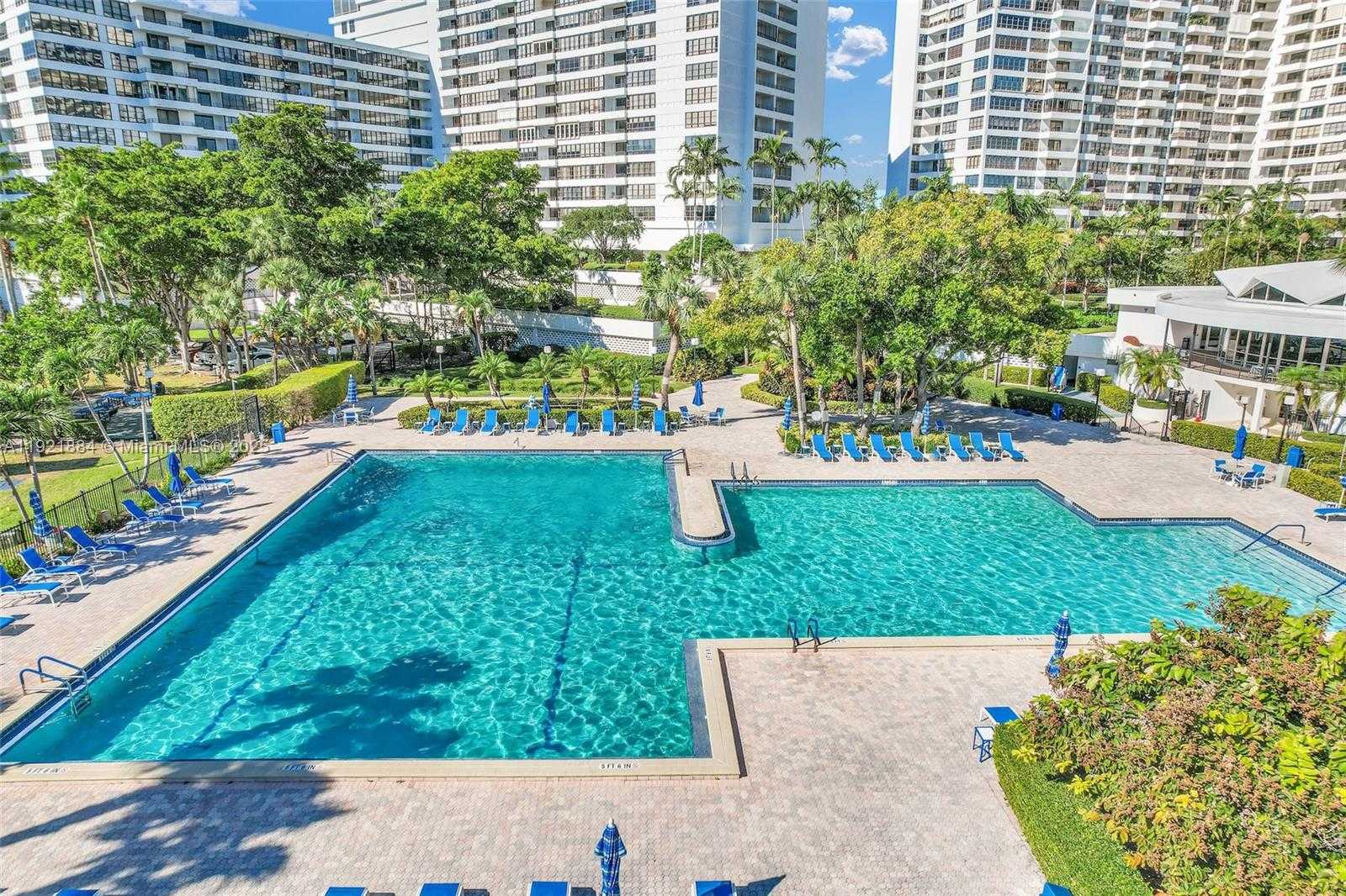 Small Image of 2500 PARKVIEW DR #2411, Hallandale Beach Number 74