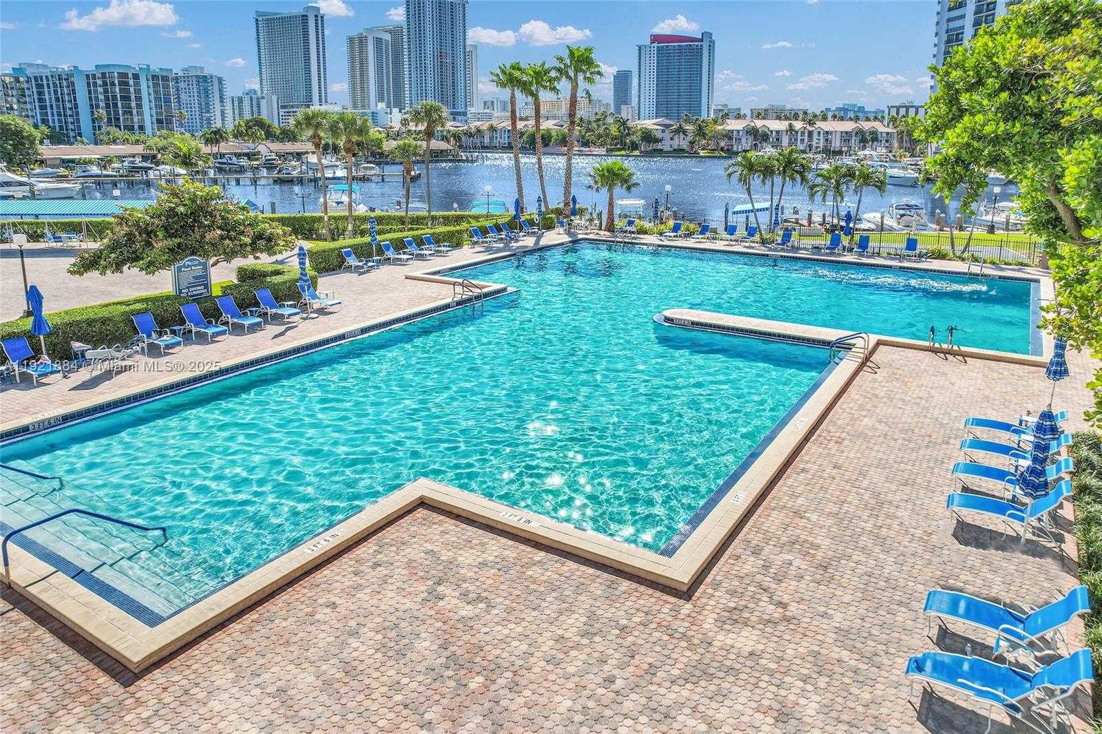 Small Image of 2500 PARKVIEW DR #2411, Hallandale Beach Number 75