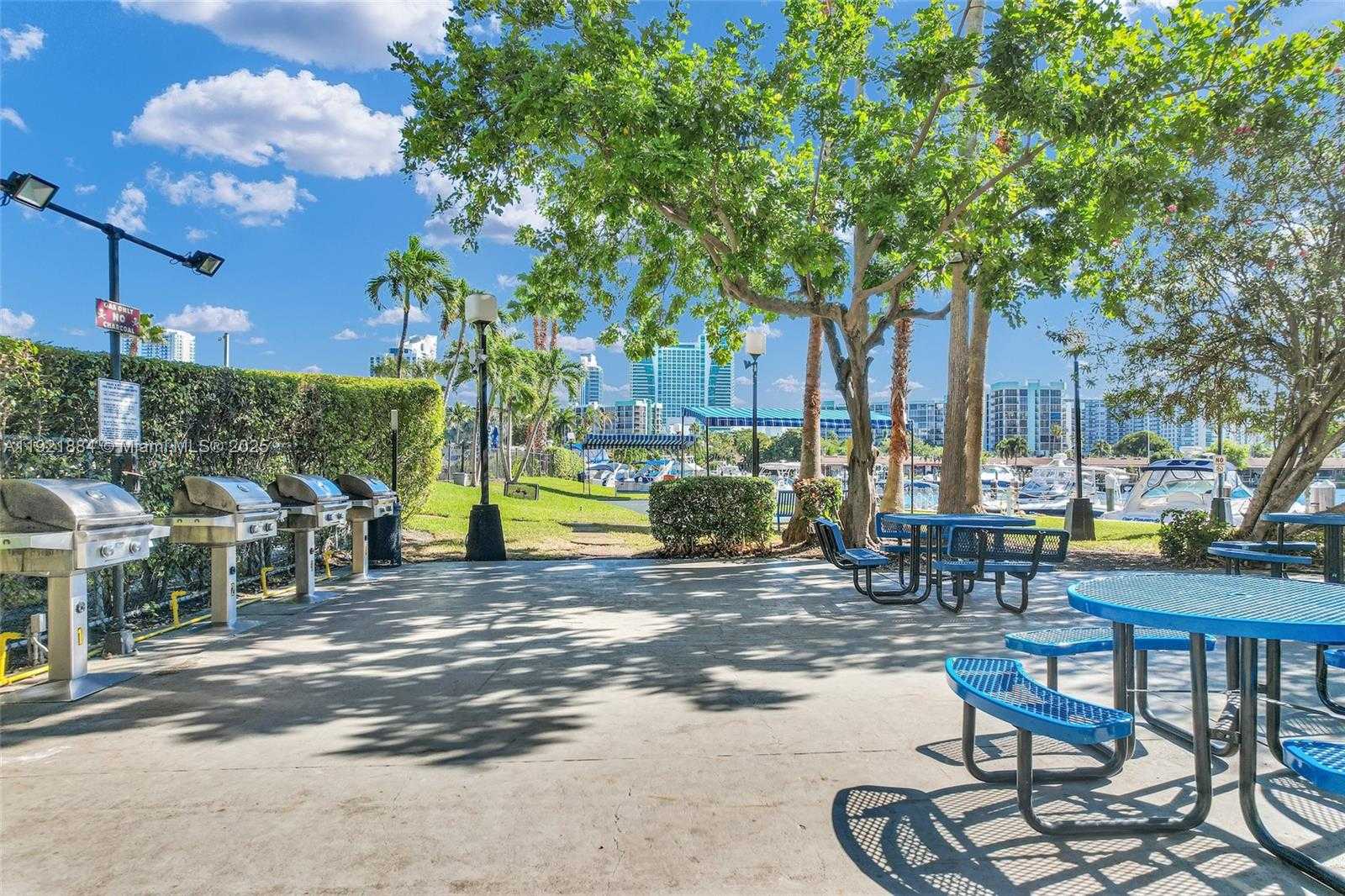 Small Image of 2500 PARKVIEW DR #2411, Hallandale Beach Number 78