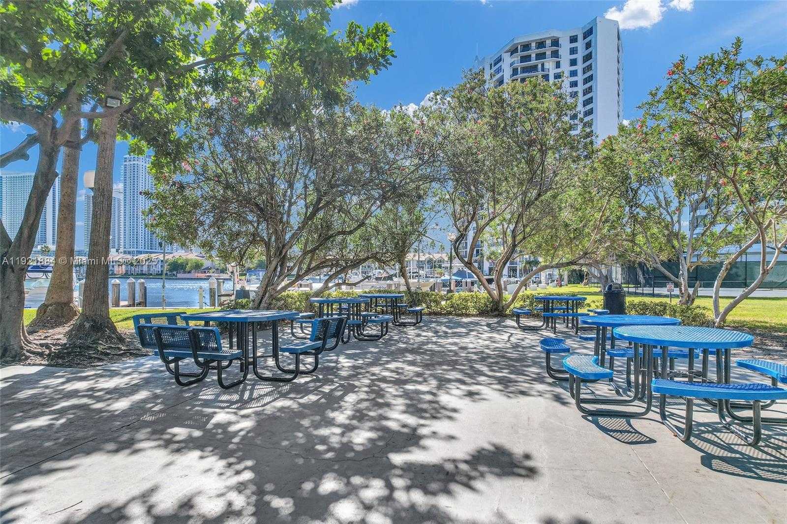 Small Image of 2500 PARKVIEW DR #2411, Hallandale Beach Number 79