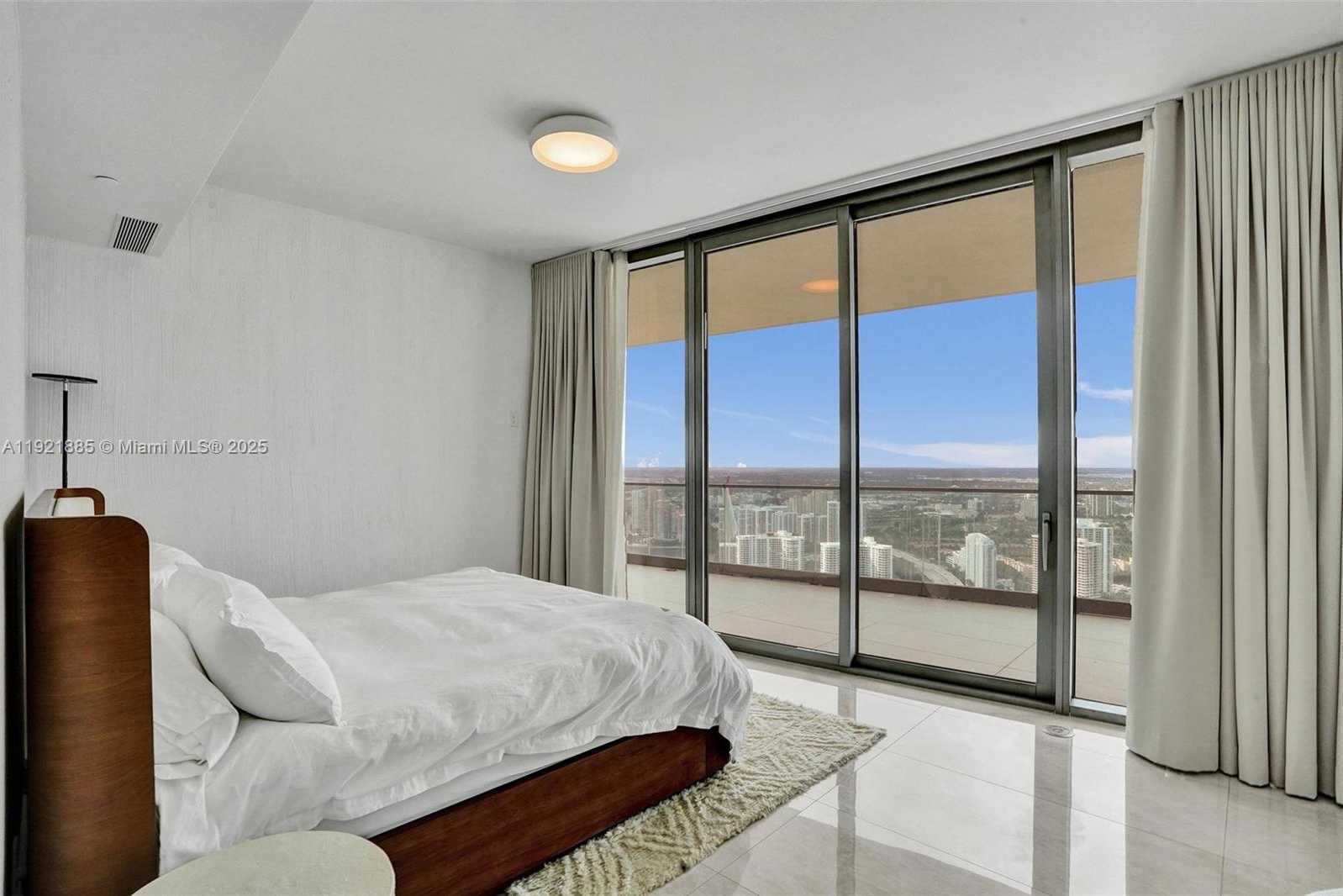 Small Image of 18975 COLLINS AVE #5205, Sunny Isles Beach Number 15
