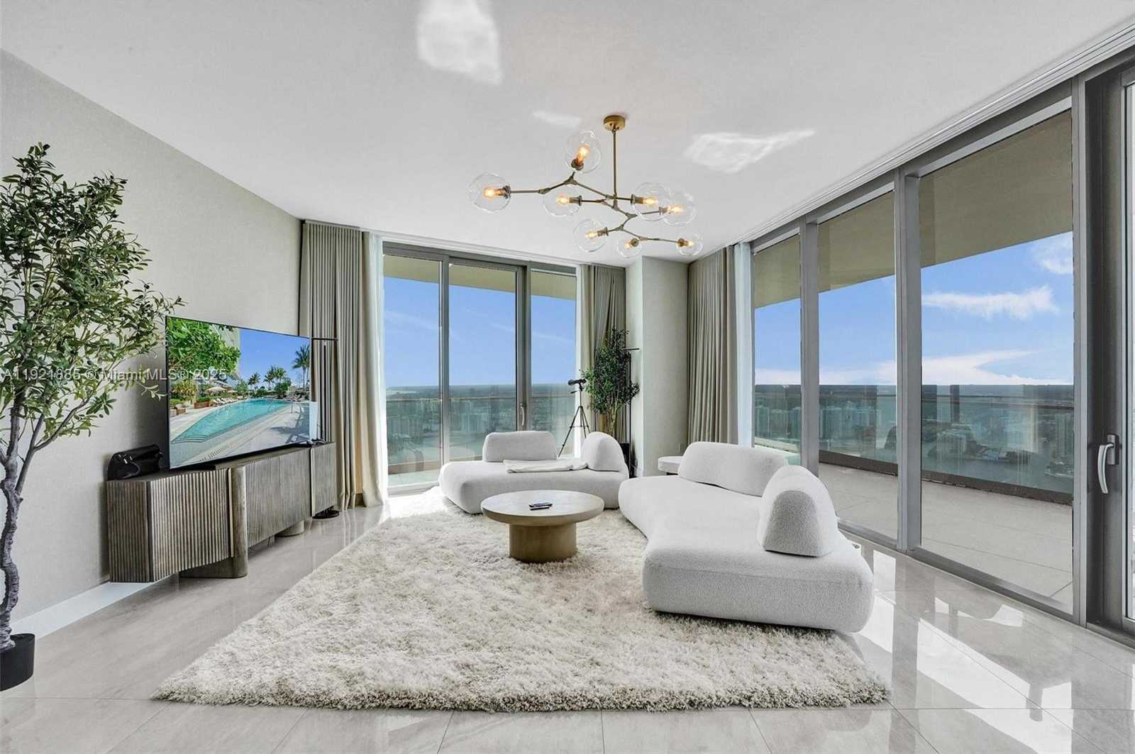 Small Image of 18975 COLLINS AVE #5205, Sunny Isles Beach Number 3