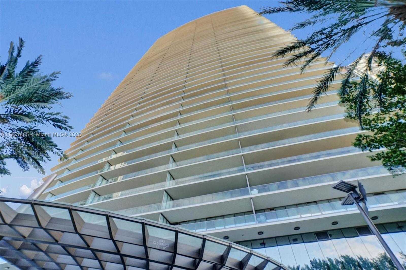 Small Image of 18975 COLLINS AVE #5205, Sunny Isles Beach Number 4