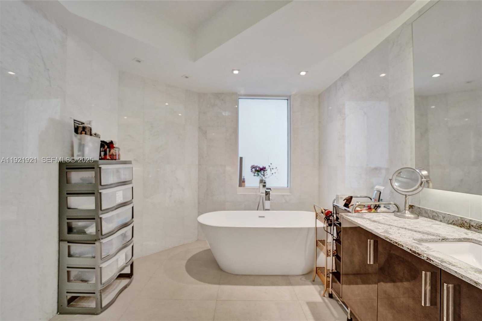 Small Image of 21200 THE POINT #403, Aventura Number 70