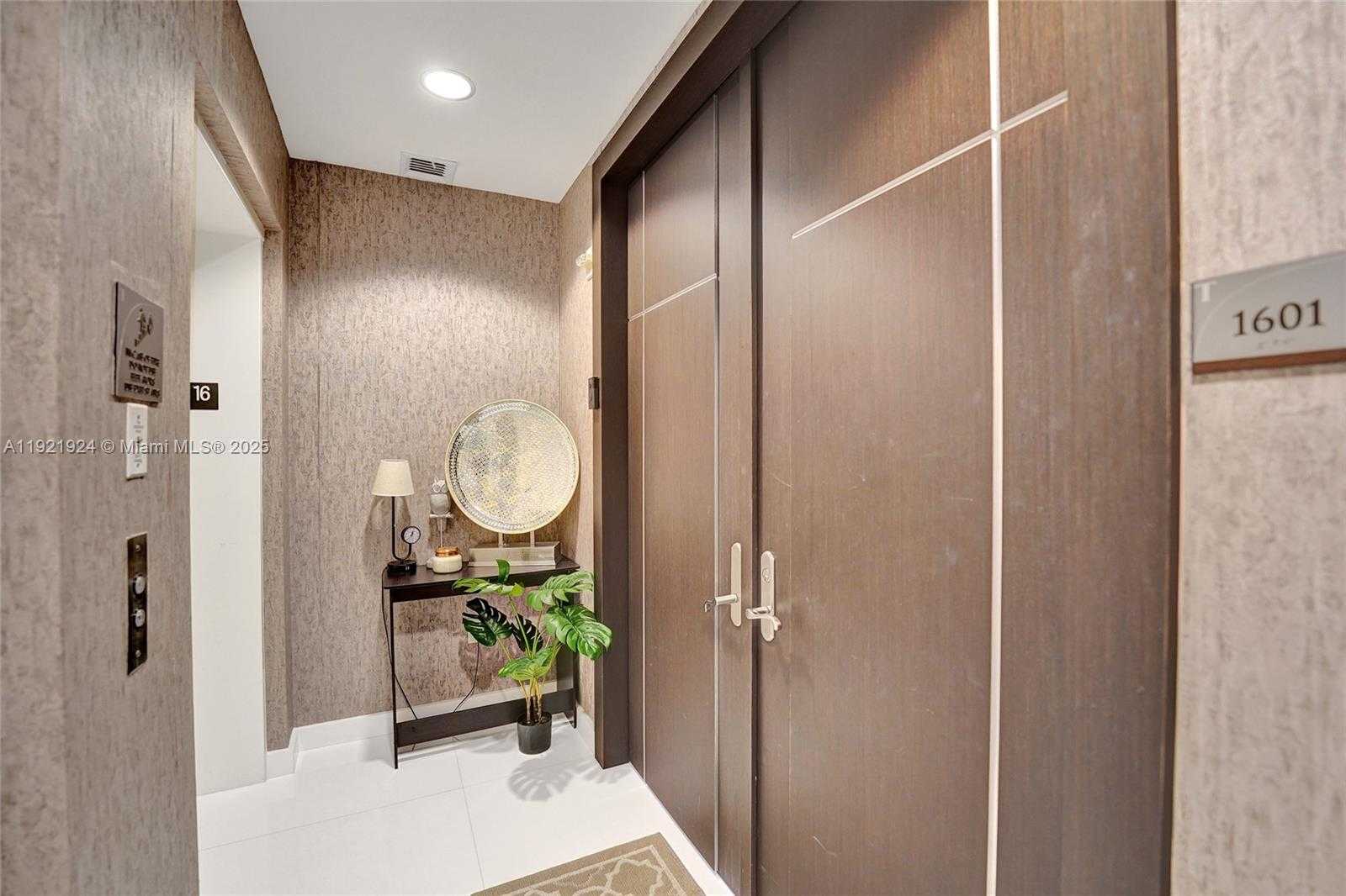 Small Image of 15811 COLLINS AVE #1601, Sunny Isles Beach Number 4