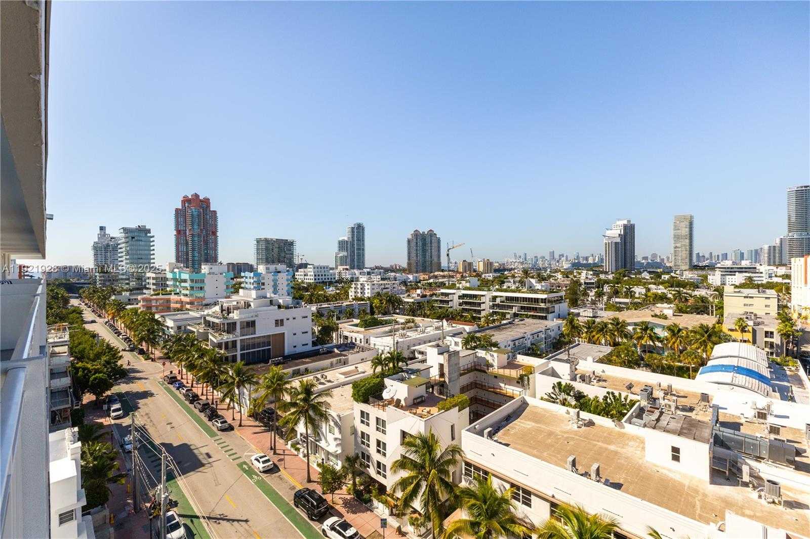 Small Image of 345 OCEAN DR #1101, Miami Beach Number 12