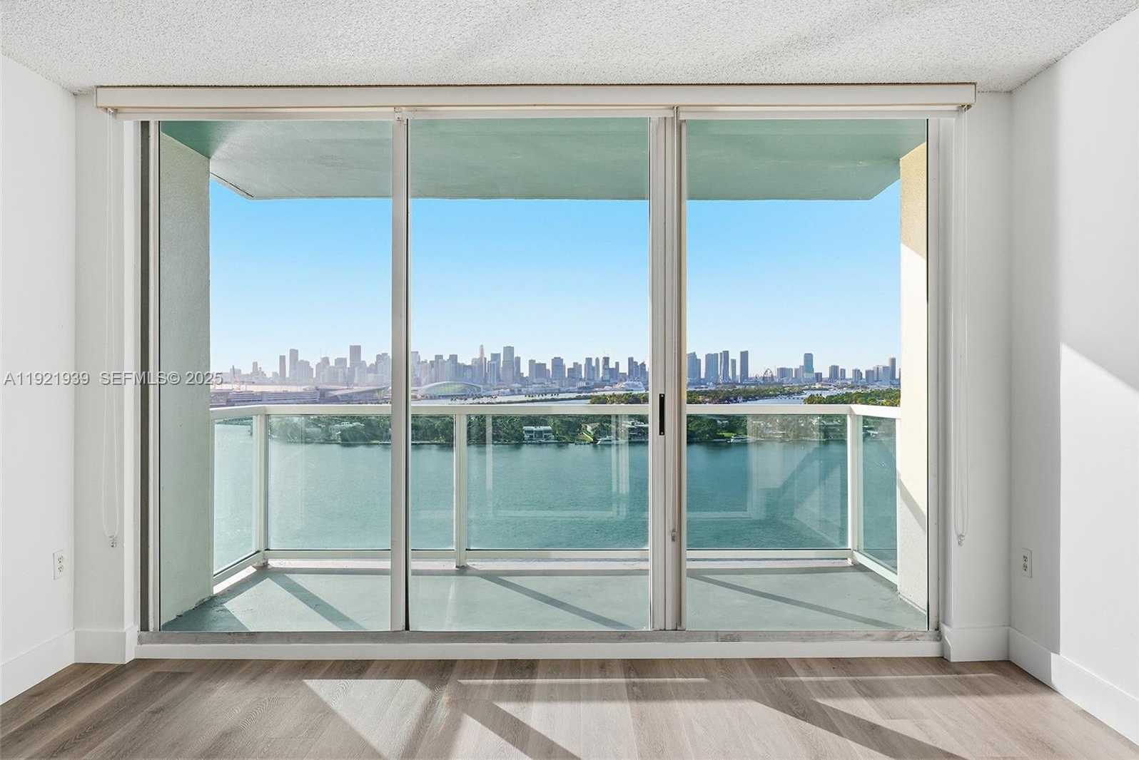 Small Image of 650 WEST AVE #2209, Miami Beach Number 1