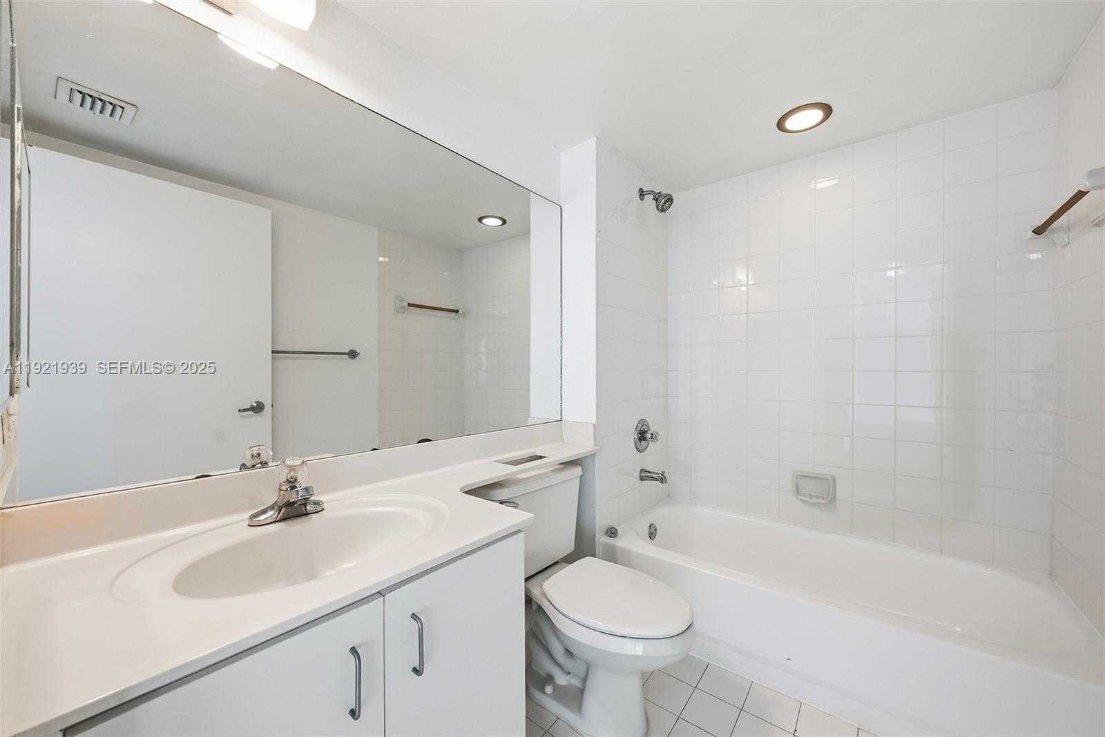 Small Image of 650 WEST AVE #2209, Miami Beach Number 10