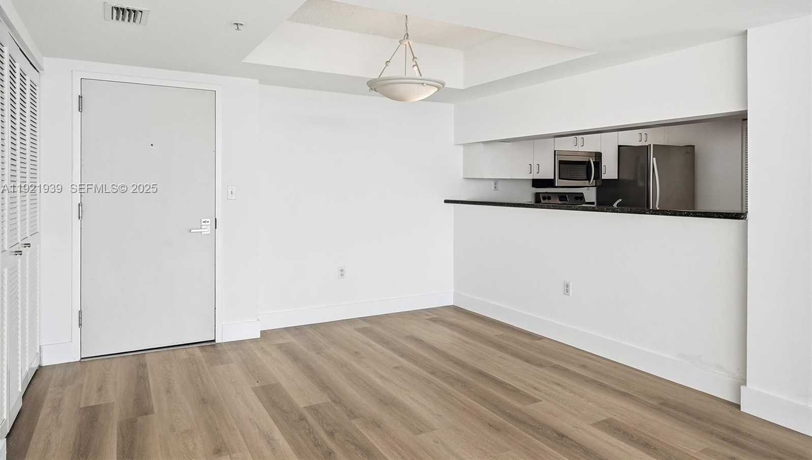 Small Image of 650 WEST AVE #2209, Miami Beach Number 19