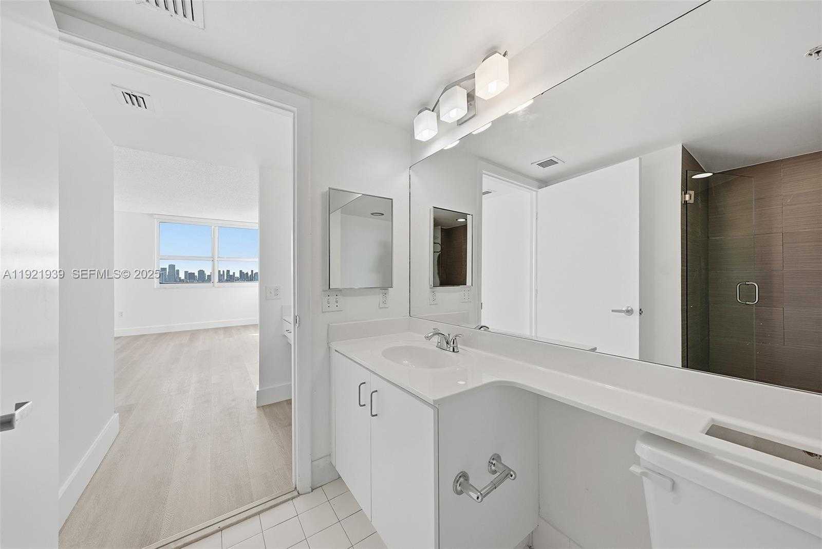 Small Image of 650 WEST AVE #2209, Miami Beach Number 23