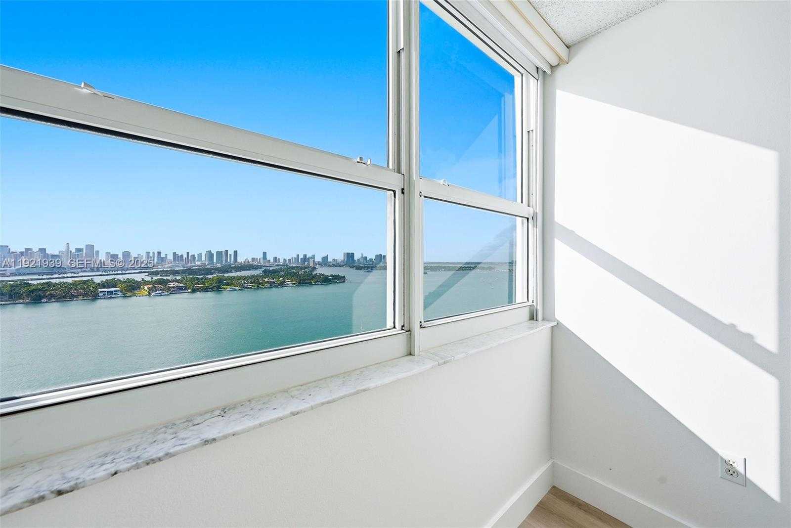 Small Image of 650 WEST AVE #2209, Miami Beach Number 25