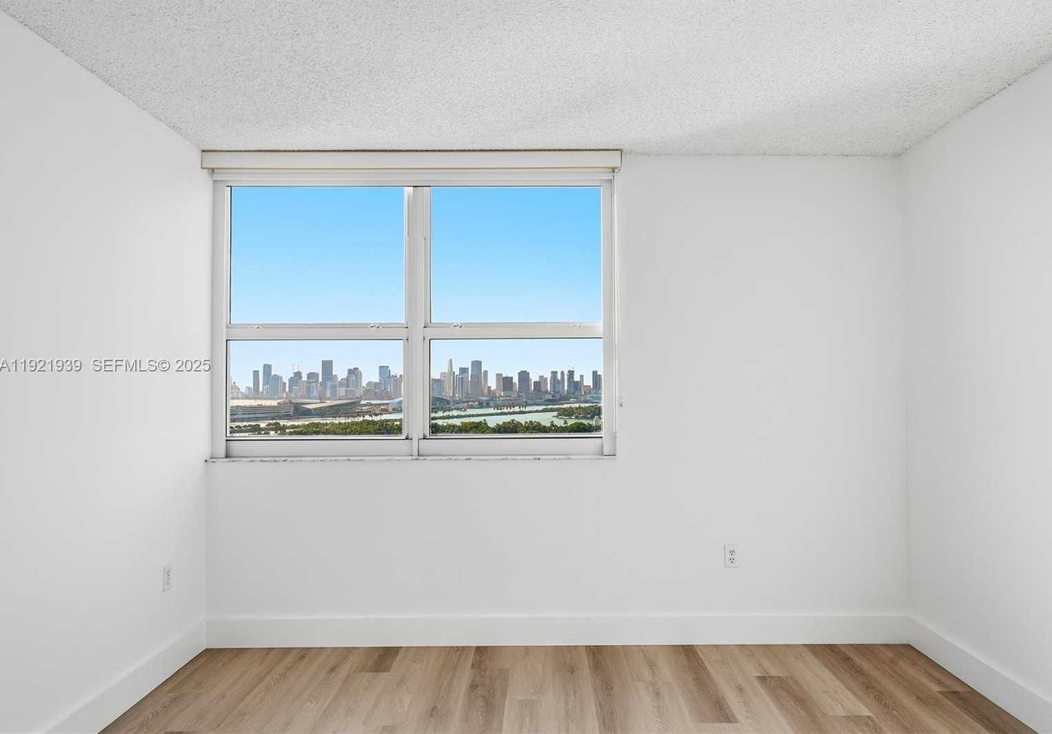 Small Image of 650 WEST AVE #2209, Miami Beach Number 31