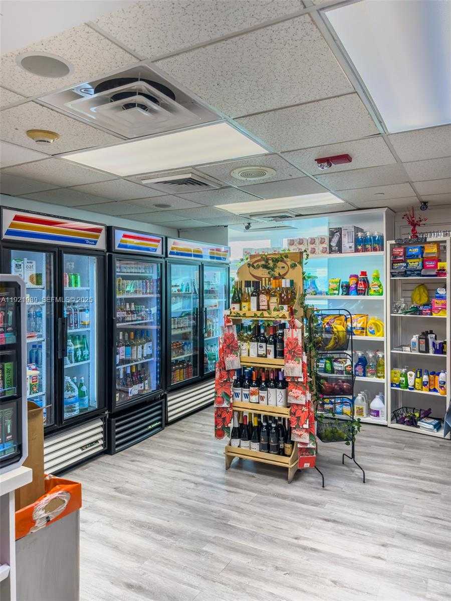 Small Image of 650 WEST AVE #2209, Miami Beach Number 56