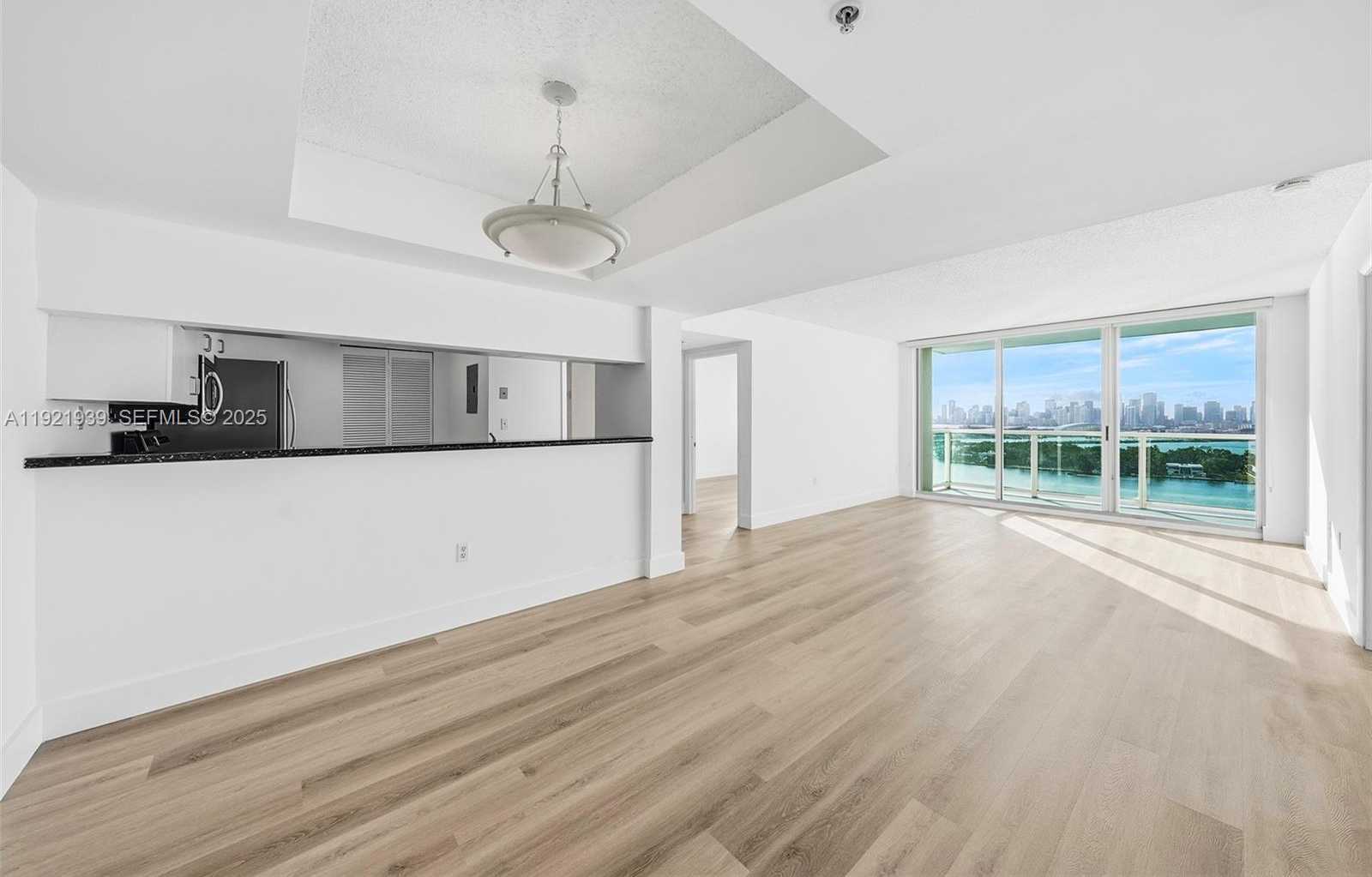 Small Image of 650 WEST AVE #2209, Miami Beach Number 6