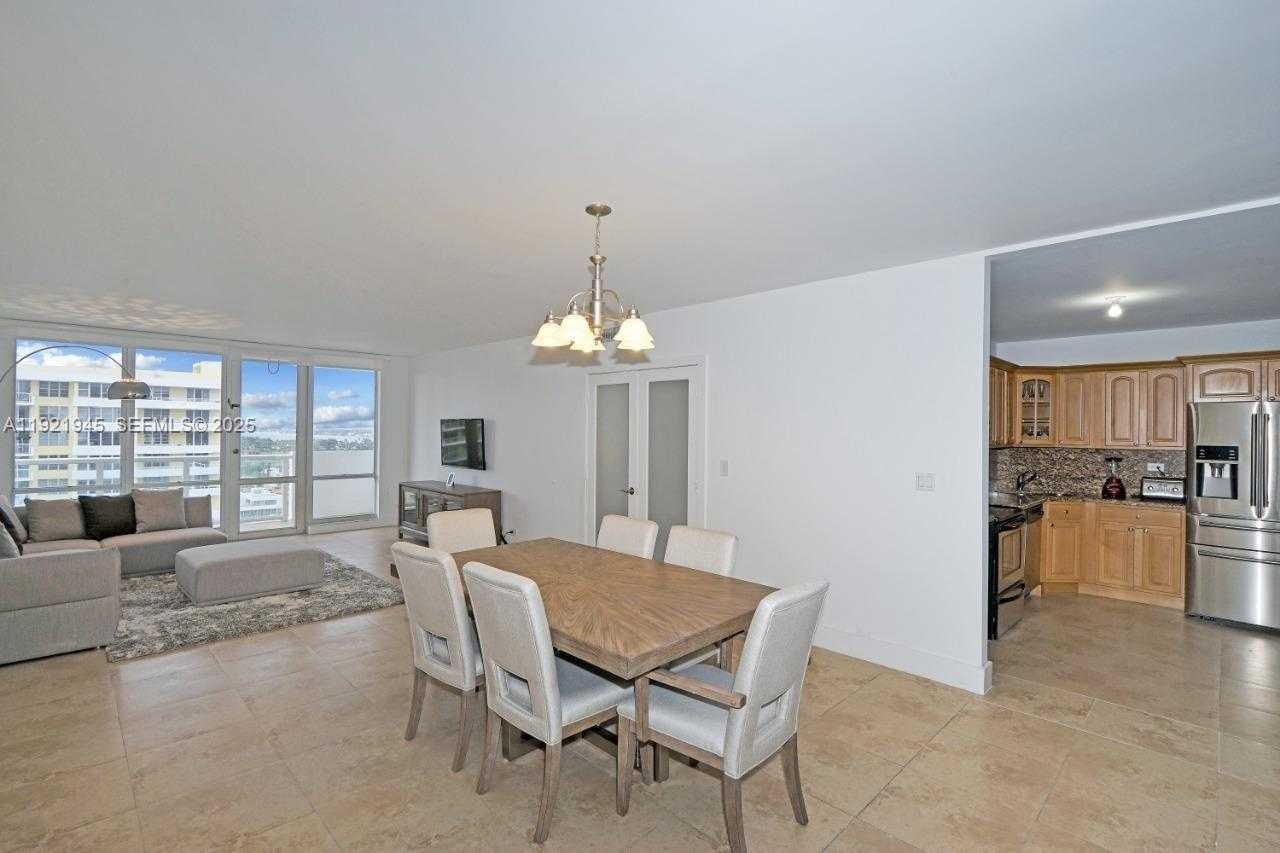 Small Image of 5601 COLLINS AVE #1516, Miami Beach Number 4
