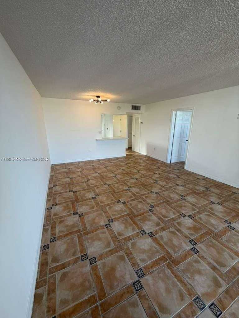 Small Image of 7850 BYRON AVE #403, Miami Beach Number 13
