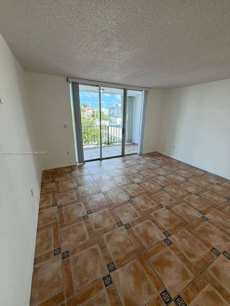 Small Image of 7850 BYRON AVE #403, Miami Beach Number 14