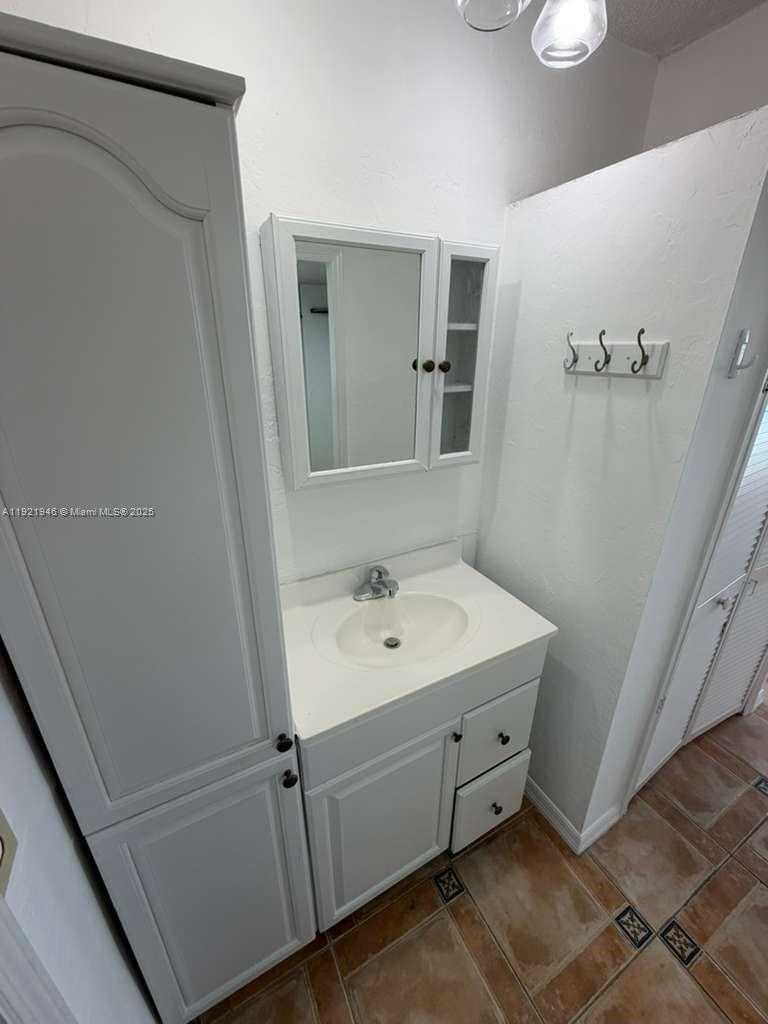 Small Image of 7850 BYRON AVE #403, Miami Beach Number 15