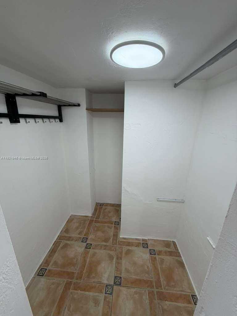 Small Image of 7850 BYRON AVE #403, Miami Beach Number 19