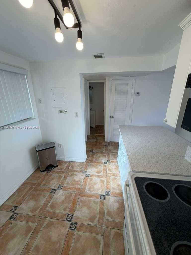 Small Image of 7850 BYRON AVE #403, Miami Beach Number 4