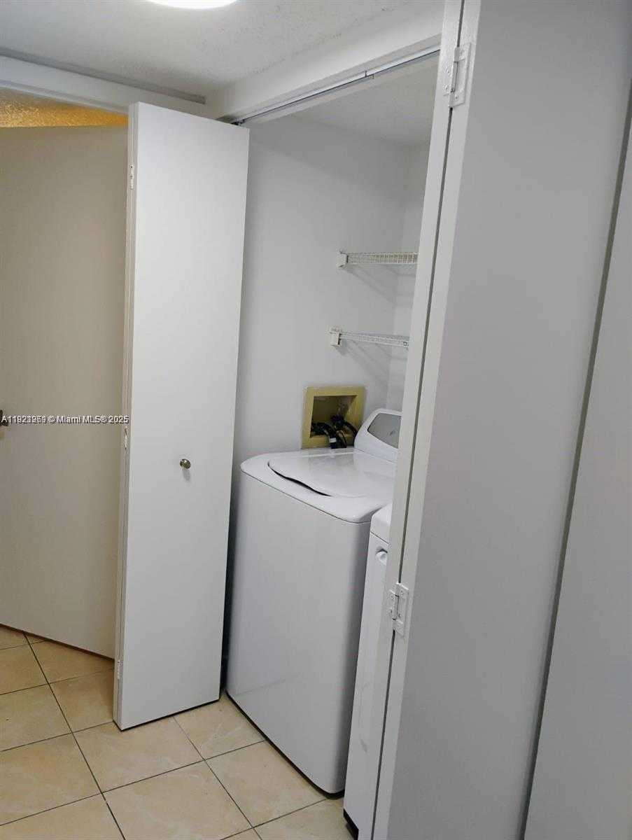 Small Image of 6332 LA COSTA DR #F, Boca Raton Number 5