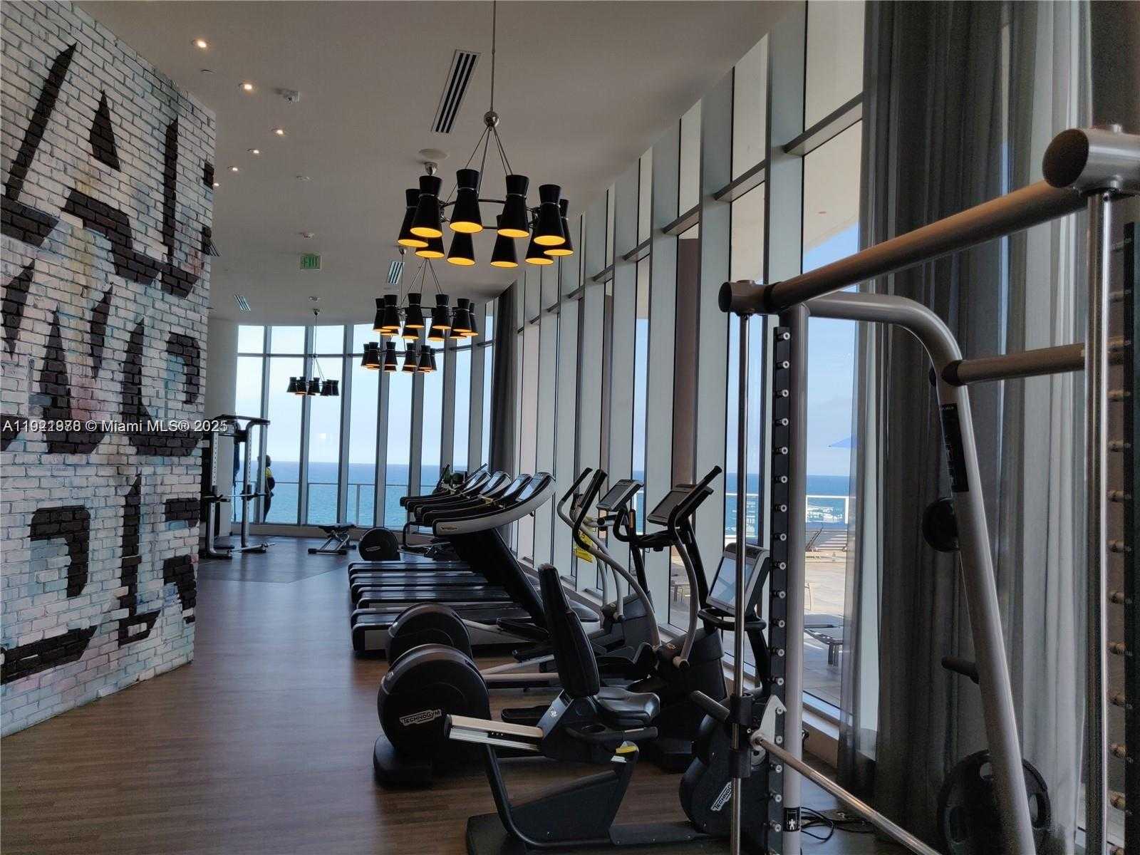 Small Image of 4111 SOUTH OCEAN DR #1506, Hollywood Number 9