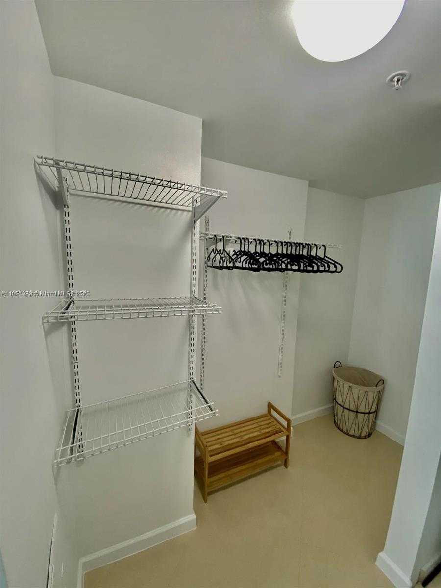 Small Image of 60 SOUTH WEST 13TH ST #4414, Miami Number 6