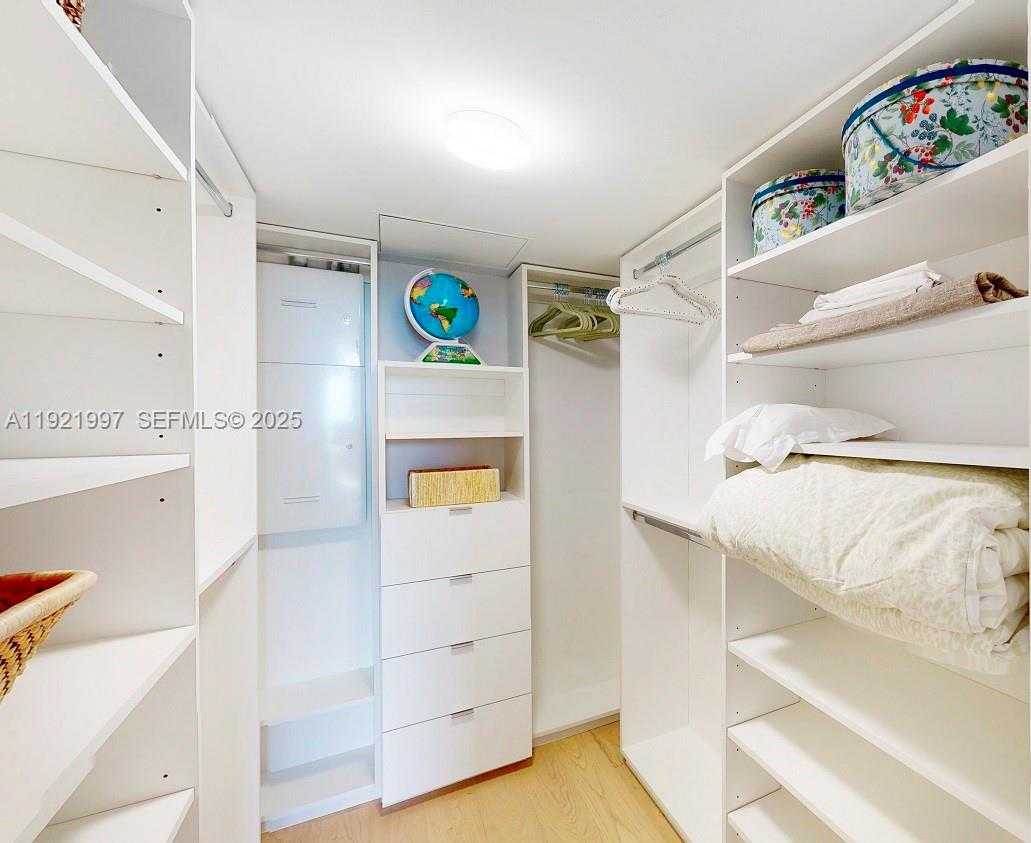 Small Image of 10275 COLLINS AVE #724, Bal Harbour Number 5