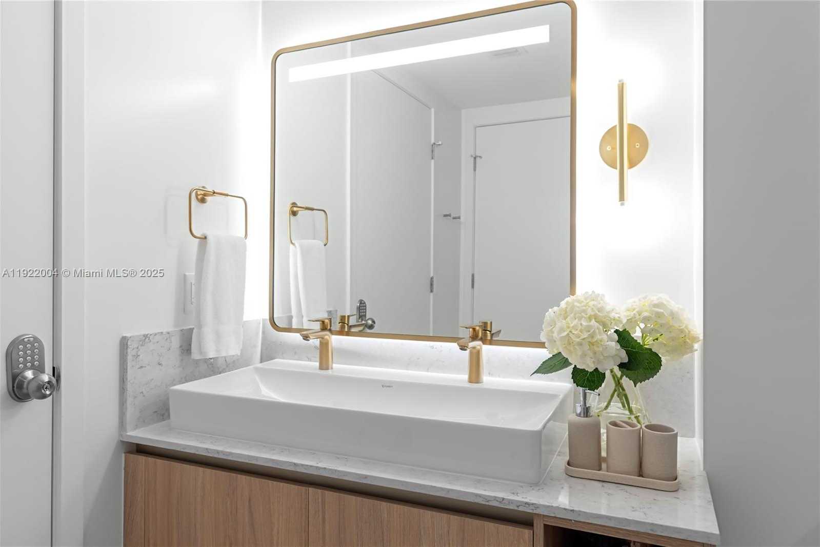 Small Image of 159 NORTH EAST 6TH ST #3002, Miami Number 17