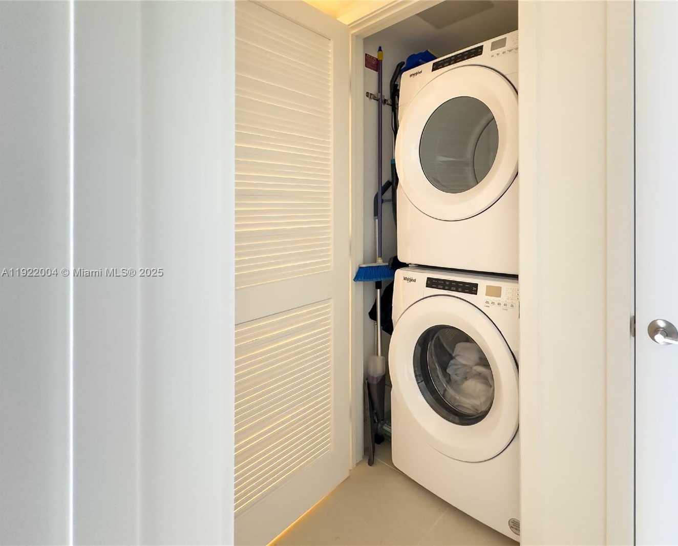 Small Image of 159 NORTH EAST 6TH ST #3002, Miami Number 40