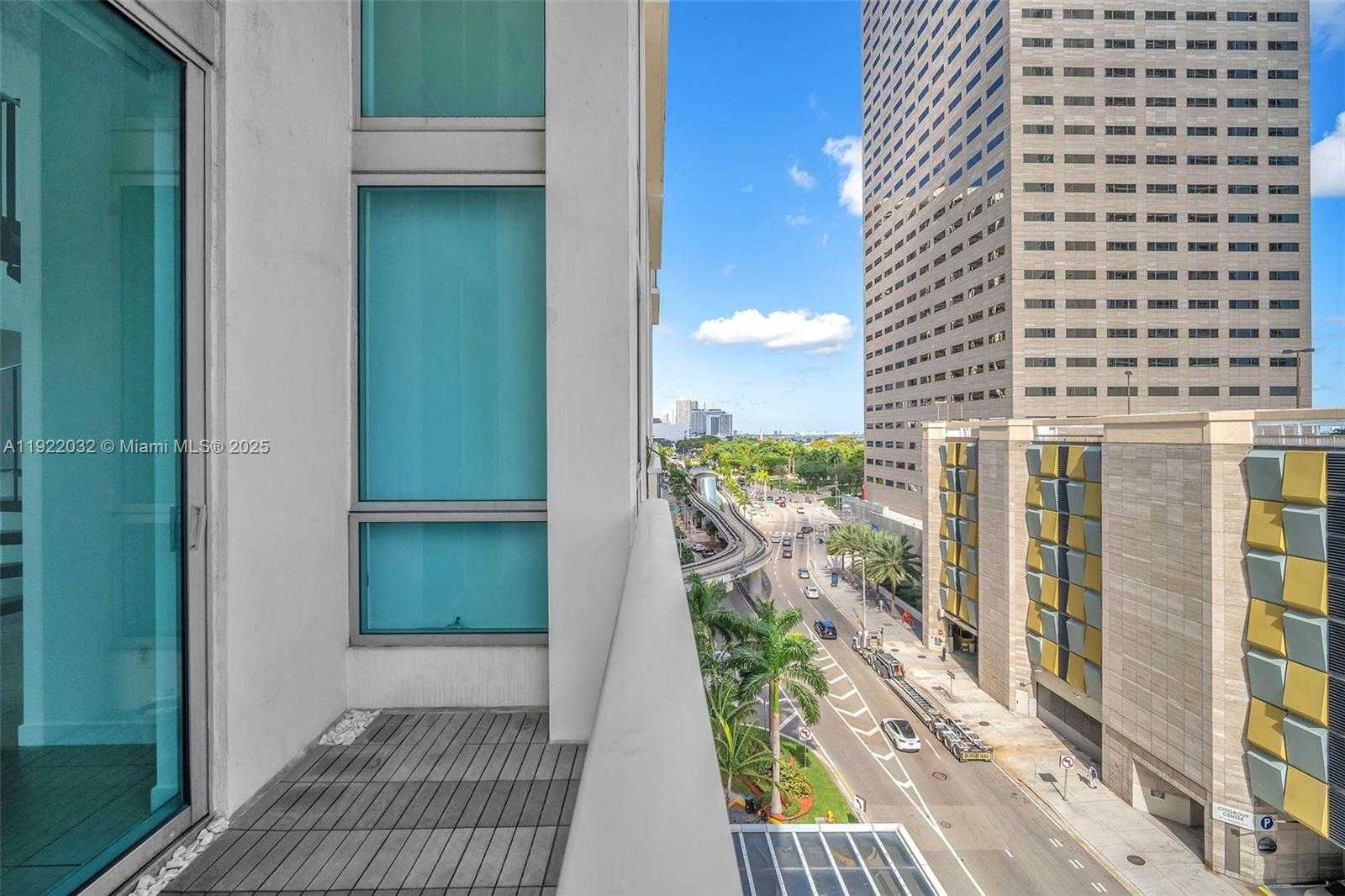 Small Image of 300 SOUTH BISCAYNE BLVD #L-822, Miami Number 10